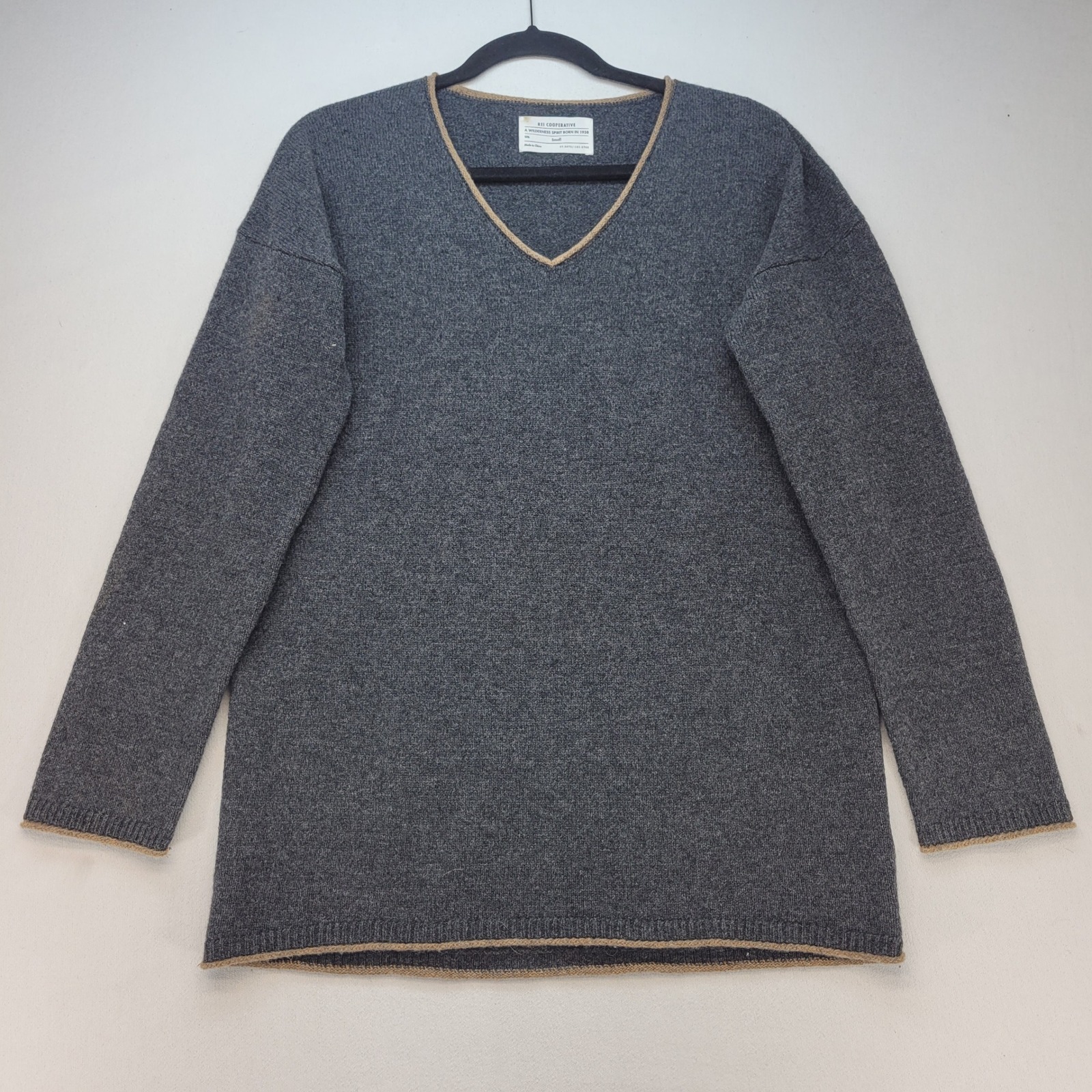 Rei Co-Op V-Neck Sweater Mens Small Gray Lambswool Outdoor Casual Knit Pullover